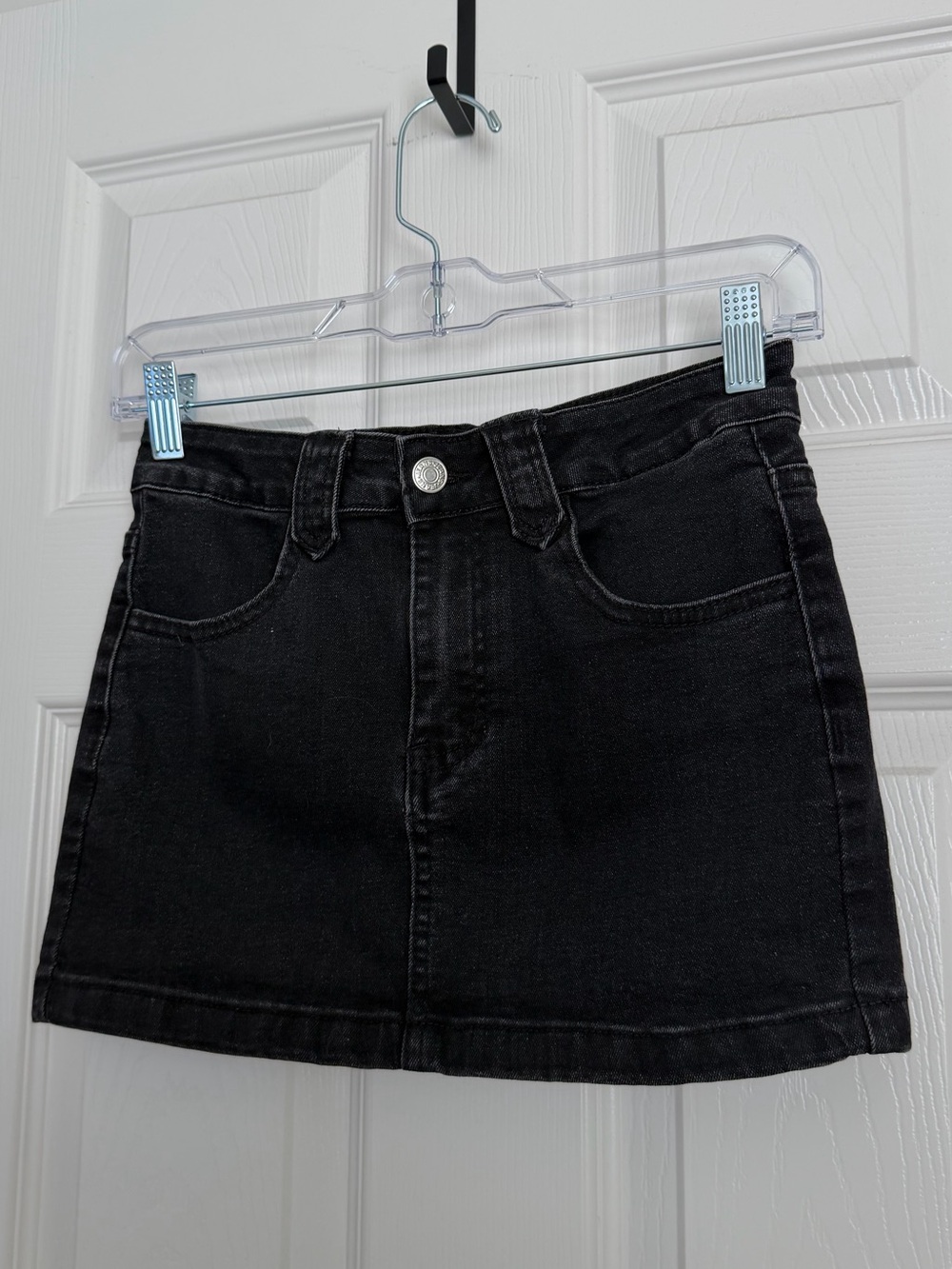 SHEIN Black Denim Mini Skirt